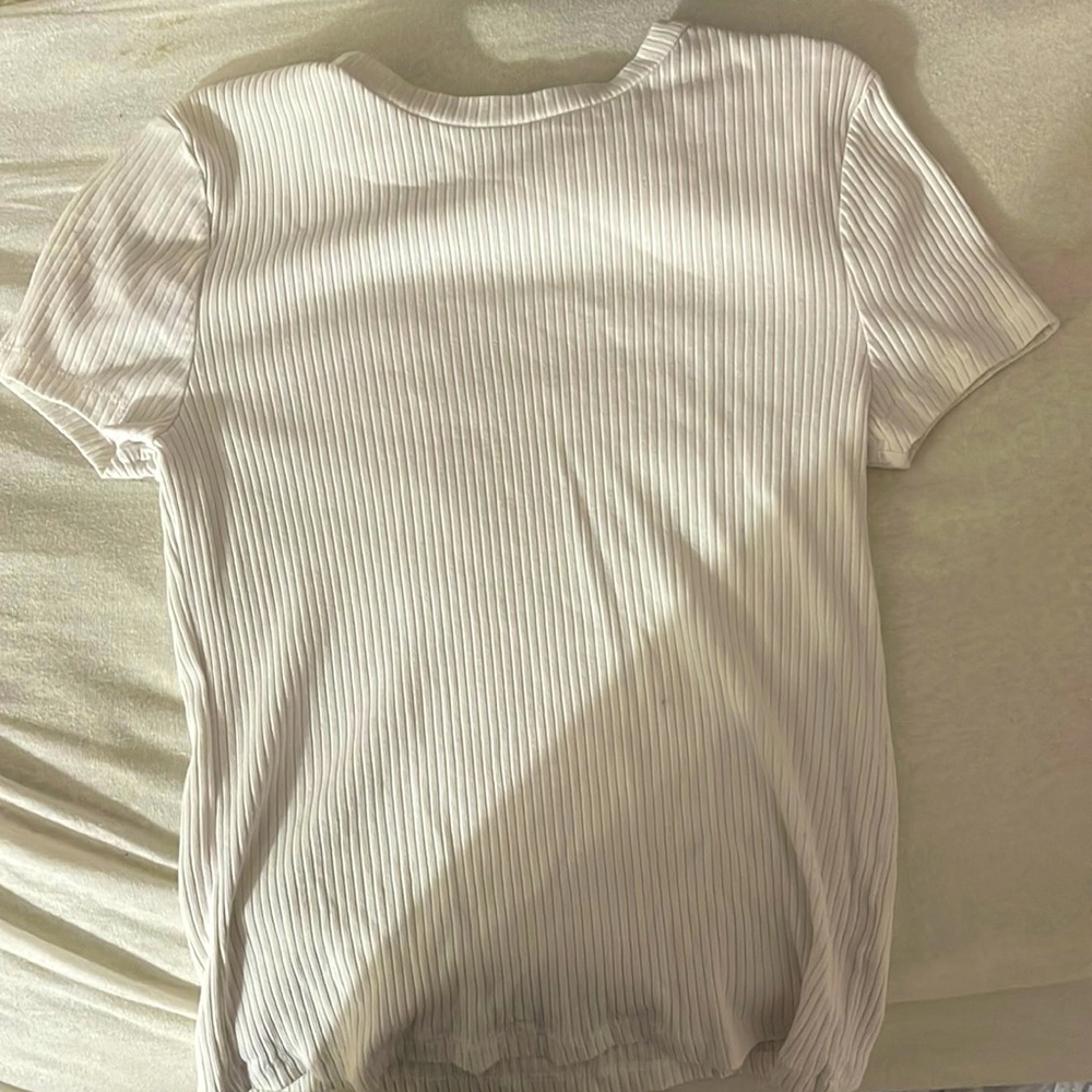White t shirt size large